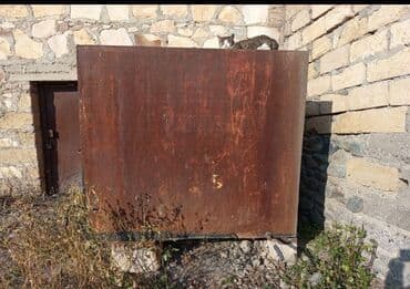 2.500 Iki ton yarimlik su ceni satilir Gence seheri cavadxan kucesi