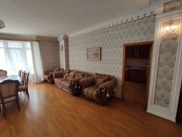 28 May metrosunun yaxınlığında, Xarici Dillər Üniversitesi ilə üzbə-üz — 13