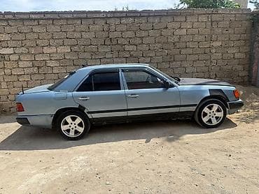 lider disk type 0: Mercedes-Benz W124: 2.3 l | 1985 il Sedan — 4