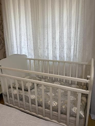 Oğlan və qız üçün, Dördbucaq, Beşik, Dəst ilə, Matras ilə, Yellənmə mexanizmsiz