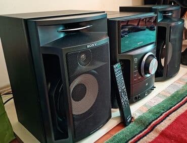 səs yazma studiyaları: Sony musiqi mərkəzi, DVD oxuyucusu və uzaqdan idarəetmə pultu ilə — 2