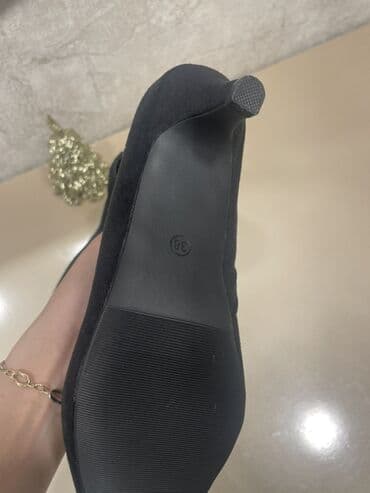 qara zamşa qadın ayaqqabıları: Qadın botları – klassik qara rəng - Model: qısa borulu, önü sivri — 2