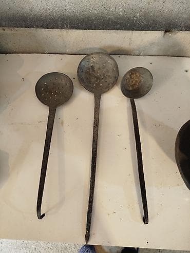 qab qaşıq: Metal mətbəx alətləri dəsti - 3 ədəd uzun saplı metal qaşıq - 2 ədəd — 1