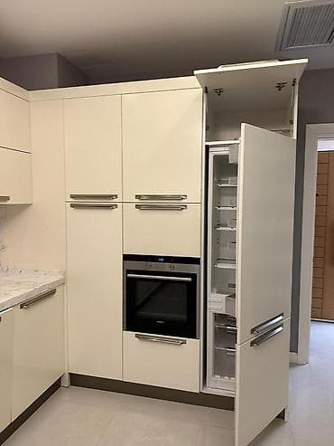вилл: İcarəyə verilir 5 otaqlı yeni tikili 300 m², Nərimanov r. Kateqoriya — 4