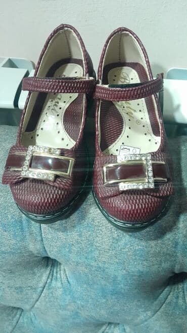 Qız uşaqları üçün bərkvişnə rəngli baletka tipli ayaqqabı - Model