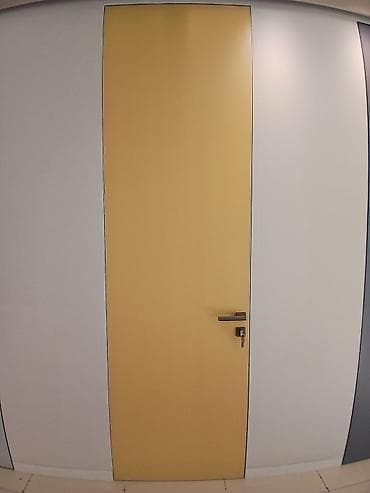qapi dekoru: Gizli qapı sistemləri – divarla eyni səthdə, çərçivəsiz “flush” dizayn — 4