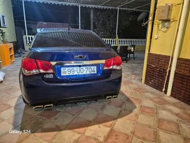 turbo az qız maşınları: Chevrolet Cruze sedan – goy rəng, 4 qapı, AZ dövlət nömrə nişanı — 3