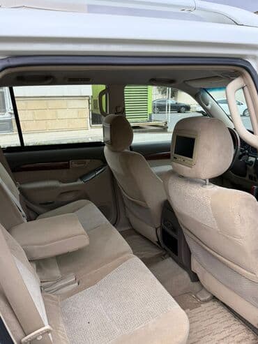 7 nəfərlik maşınlar: İkinci masin kimi istifade edilib. Hec bir problemi yoxdur — 6