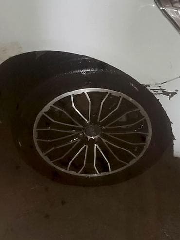 kia ehtiyat hisseleri sumqayit: Disk təkər satılır. r17 245 45. 8bolt (universal) çox maşına gedir — 2