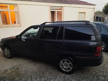 opel muhərriki: Opel Astra: 1.4 l | 1993 il 370000 km Universal — 2