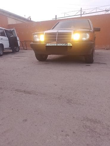 Mercedes-Benz 190 (W201): 2 l | Sedan