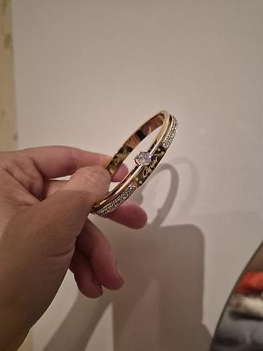Şəxsi əşyalar: Bilərzik, Cartier, Ödənişli çatdırılma — 1
