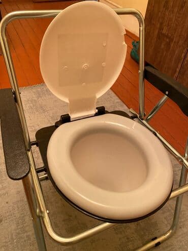 Tibbi geyim: Daşınan tualet kreslosu (komod stul) - Möhkəm metal çərçivə, sabit və — 2
