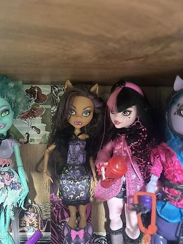 Monster High kolleksiya kuklaları
clawdeen satilib — 2