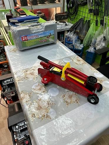 domkratlar: Danqrat 2 cüre geldi yeni geldi 2 tonluq qiymet sadece 52 man 1 həfdə — 8