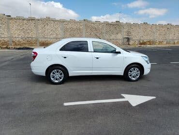 mersedes c 230: Ağ rəngdə Chevrolet Cobalt avtomobili. Salonda oturacaqlar üçün — 24