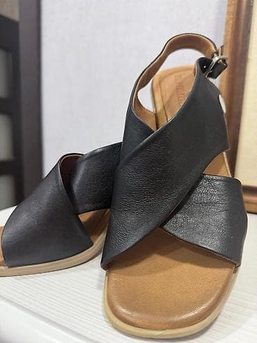 Basanoşka və səndəllər: Ölçü: 37, rəng - Qara, Yeni — 2