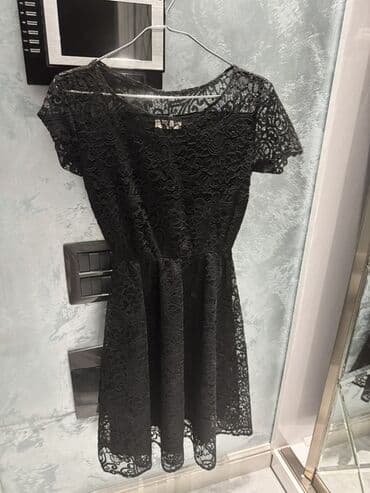 qadin jaket modelleri: Düz rəngli, qısa qollu, qara rəngli qadın donu. Kvadrat yaxa və — 2
