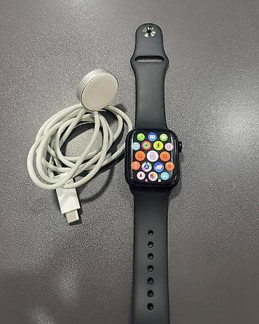 monitir: Apple Watch 8 45mm Series (alüminium korpus, qara rəng, silikon Sport — 2