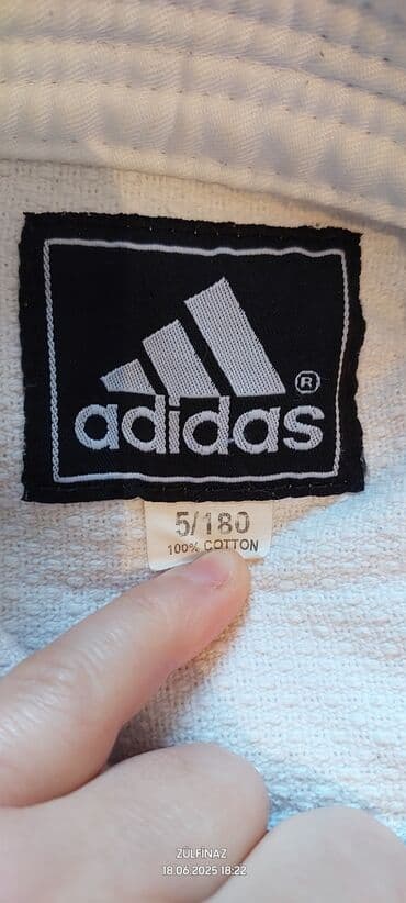 klassik kişi cemperləri: Мужской спортивный костюм, Adidas, Одноместный, цвет - Белый — 2