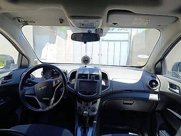 4 qapi niva: Chevrolet Aveo: 1.6 l | 2014 il 104000 km Sedan — 6