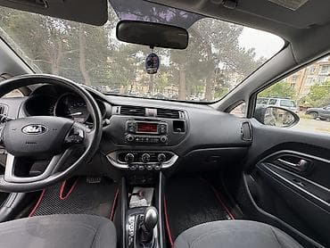 accent 2013: Kia Rio: 1.6 l | 2013 il Sedan — 9
