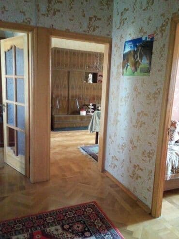 9 ci mikrorayon satilan evler: Bakı, 3 otaqlı, Köhnə tikili, m. Xalqlar Dostluğu, 90 kv. m — 1