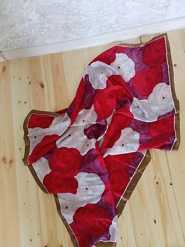 Zərif naxışlı şarf 100%ipəkdir. Çindən hədiyyə gəlib - Material lalafo.az -da Zərif naxışlı şarf 100%ipəkdir. Çindən hədiyyə gəlib - Material