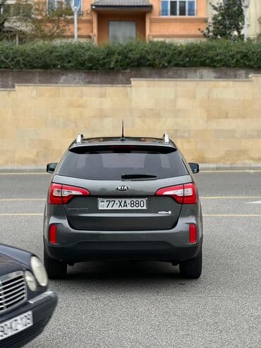 xacmazda ucuz avtomabiller: Kia Sorento şəhər və uzun məsafələr üçün rahat, geniş və funksional — 9