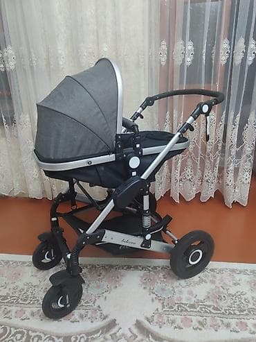 1 yaş: Çıxarıla bilən beşikli araba, Yaş: <1 ay — 8