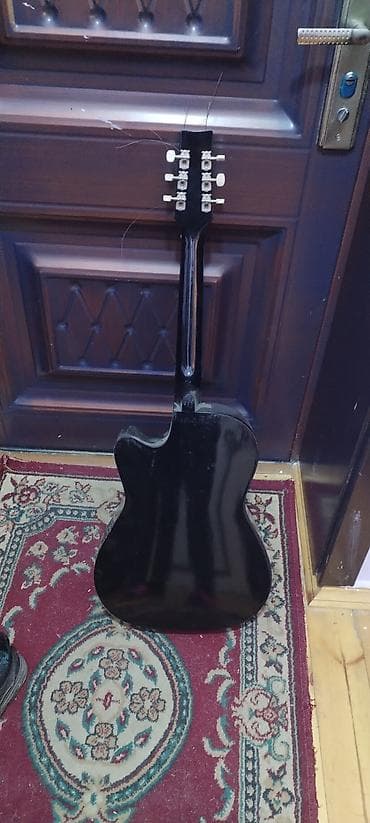 qədim tikiş maşınları: Akustik gitara, 6 sim — 2