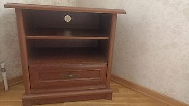 televizo: Klassik üslubda qəhvəyi ağac teksturalı mebel dəsti: komod, trumo — 2