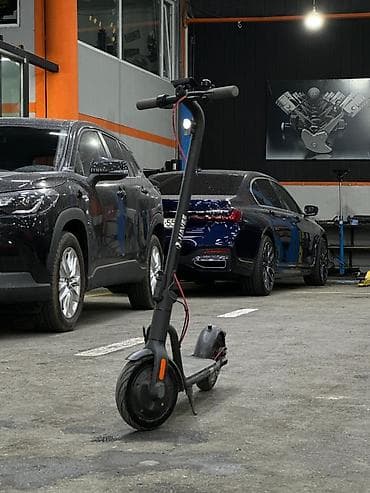 samokat: Elektrik skuter – şəhərdaxili hərəkət üçün kompakt və güclü model — 8