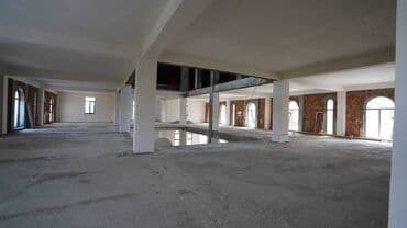 saray mtk əlaqə nömrəsi: Ticarət Mərkəzi Mall yaritəmir 5000 kv,1-ci mərtəbə Bowling 1400 kv — 4