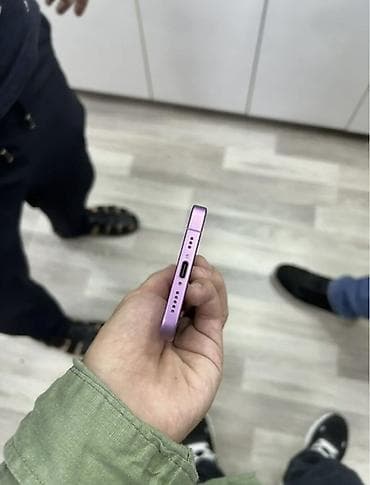 a34 ekran: IPhone 16, Deep Purple, Face ID — 2