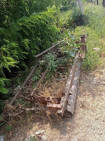Traktor üçün qoşulan torpaq hamarlayıcı val təqdim olunur. Kənd — 2