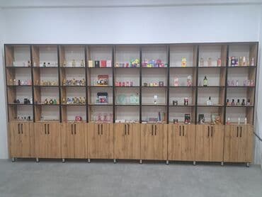 ən ucuz mebel salonu: Gözəllik və parfum məhsulları üçün tam təchiz olunmuş vitrin-li mebel — 6