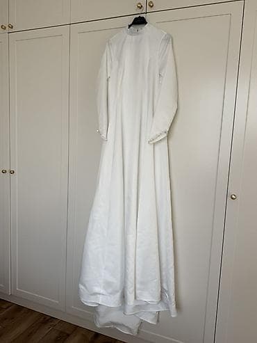 Gəlinlik əla vəziyyatdə. - Model: Minimalist, uzun ətəkli və axıcı