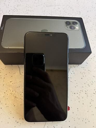 iphone xss: IPhone 11 Pro, Matte Midnight Green, Face ID — 3