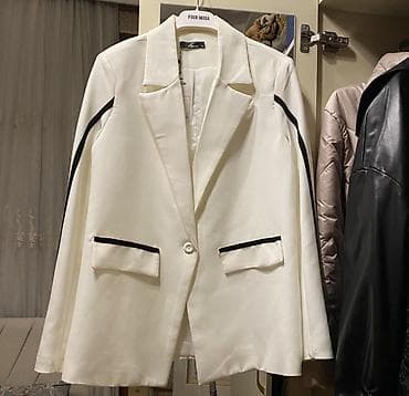 Женская одежда: 100 manata alınmış, heç geyinilməmiş – tam yeni vəziyyətdədir. Etiketi — 2