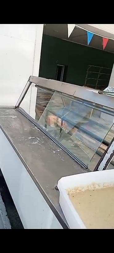 Soyuducu vitrini ölçü. 2.50 sm Qiymət 600 azn satılır ! Qarşıdan — 3