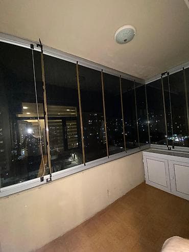 Cam balkon tecili satlir Qiymet 400 azn.Ünvan Nərimanov (9889) Elmira