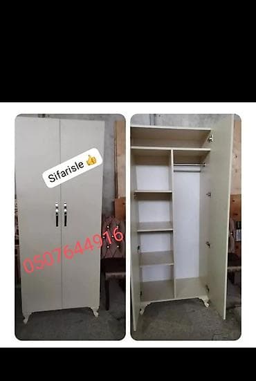 Ağ rəngli, müasir dizaynlı bu dolab istənilən yataq otağı və ya geyim