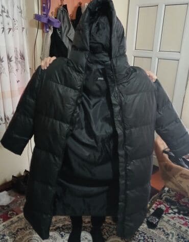 детские зимние куртки с капюшоном: Qara rəngli isti qış gödəkçəsi Qadin ucun turkiyeden getirilib — 4