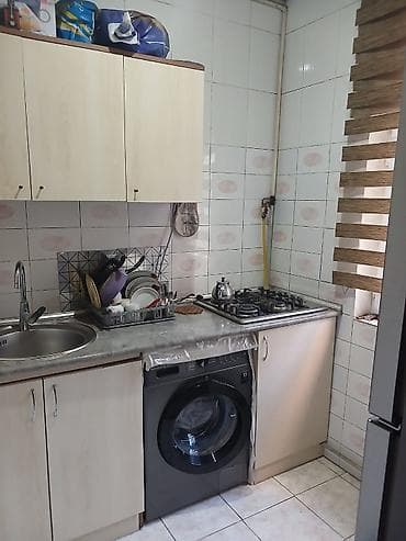 Bakı, 3-cü mikrorayon, 2 otaqlı, Köhnə tikili, m. Memar Əcəmi, 45 kv. m