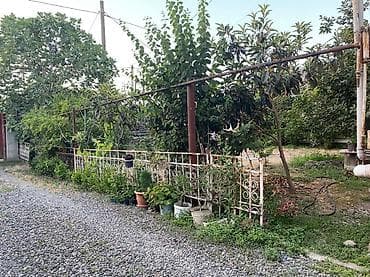 yaşam əmlak: Obyekt: Həyətli 2 mərtəbəli fərdi yaşayış evi Təsvir: - Kərpicdən — 2