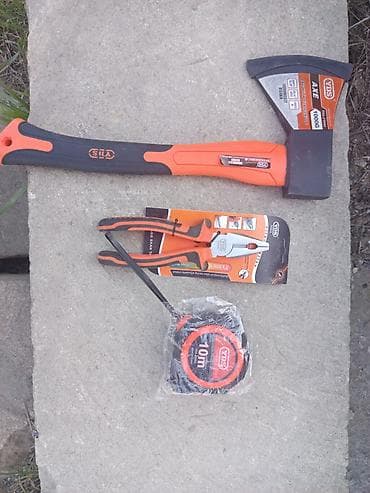 YTS markalı əl alətləri dəsti - Balta: VTS AXE, 1000 qram. Sürüşməyən