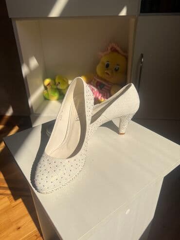 Audi: Tuflilər, Ölçü: 37, rəng - Ağ, İşlənmiş — 5