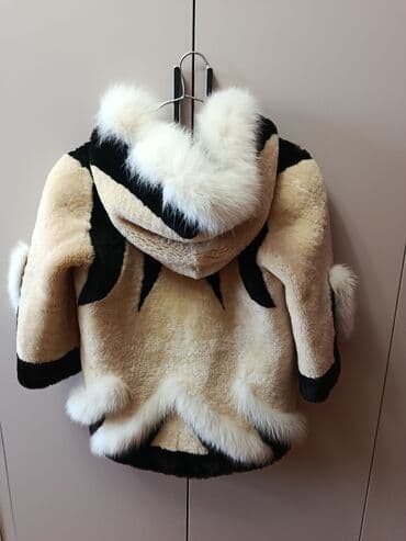 детские натуральные шубы: - Model: qısa kürk gödəkçə, kapüşonlu - Rəng: krem və qara — 2