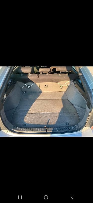 Nəqliyyat: Toyota Prius (ikinci nəsil, liftback) – hibrid Özəlliklər: - Hibrid — 5
